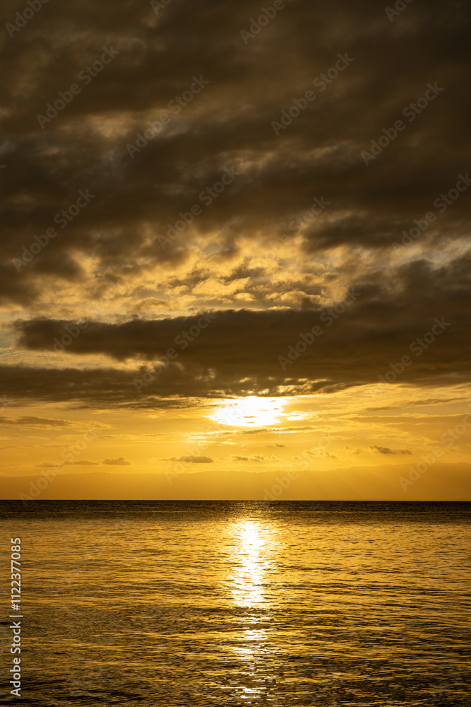 Obraz premium sunset over the sea
