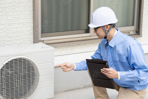 エアコン業者・室外機 photo