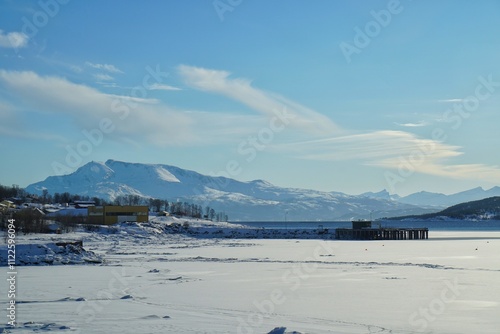 Obraz na płótnie Beautiful coast during winter season at Norway. w salonie