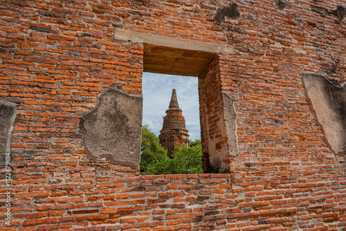 Photo of Wat Ratchaburana in Ayutthaya old brick wall with window