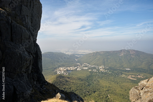 Obraz na płótnie Fascinating landscape of Mount Girnar, between nature and history w salonie