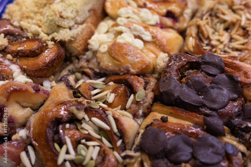 Assorted Gourmet Cinnamon Rolls: Bakery Treats Assorted Gourmet Cinnamon Rolls: Bakery Treats