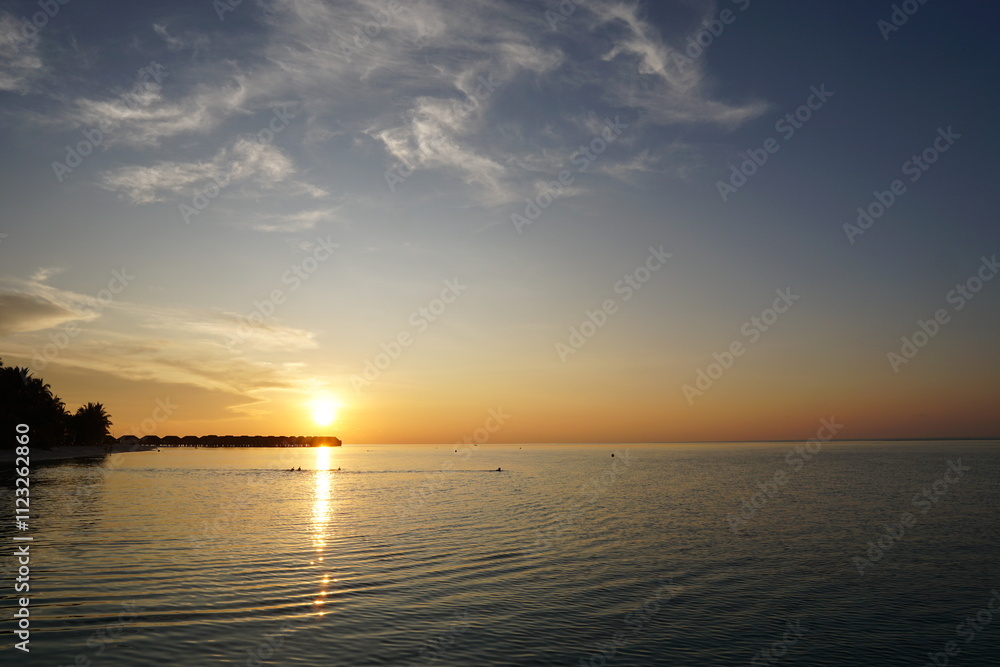 Fototapeta premium sunset over the sea