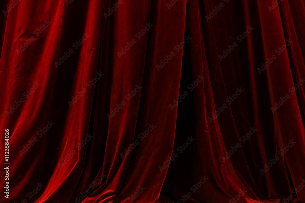 Fototapeta premium Red curtain in theatre background
