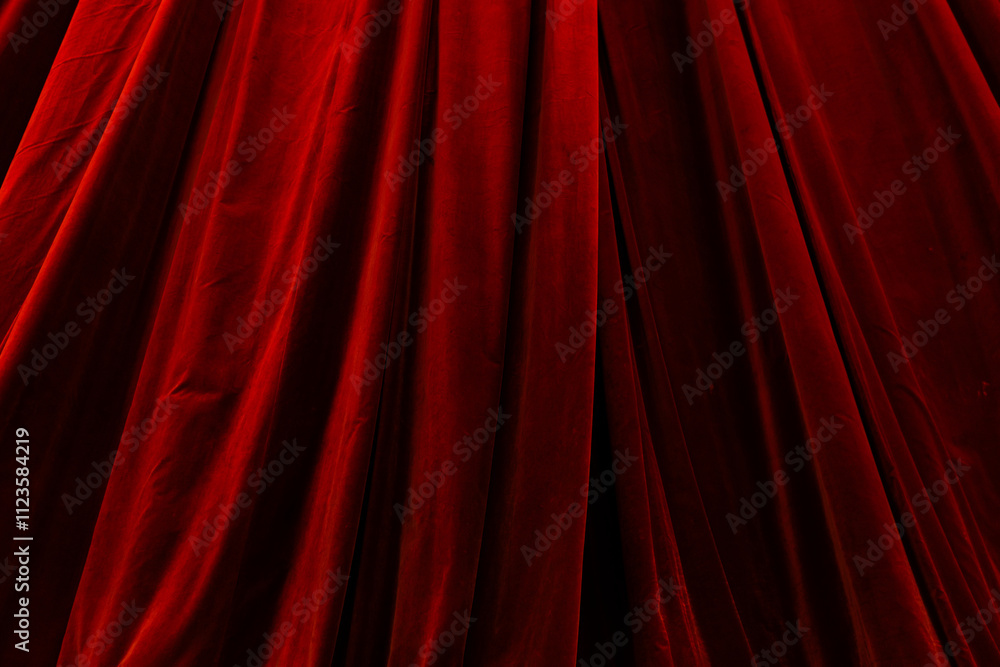 Fototapeta premium Red curtain in theatre background