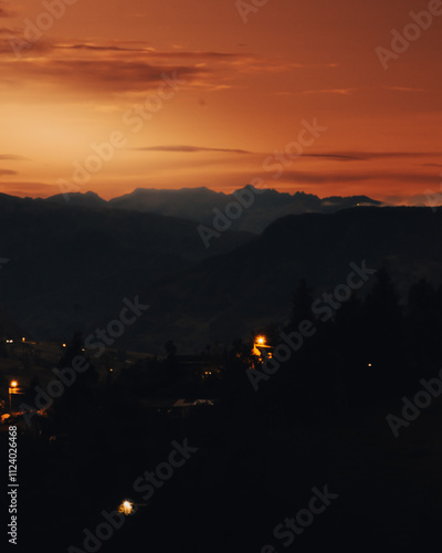 Atardecer en montañas