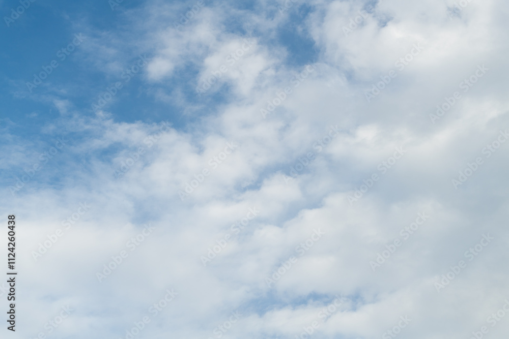 見上げると綺麗な空 見上げると綺麗な空
