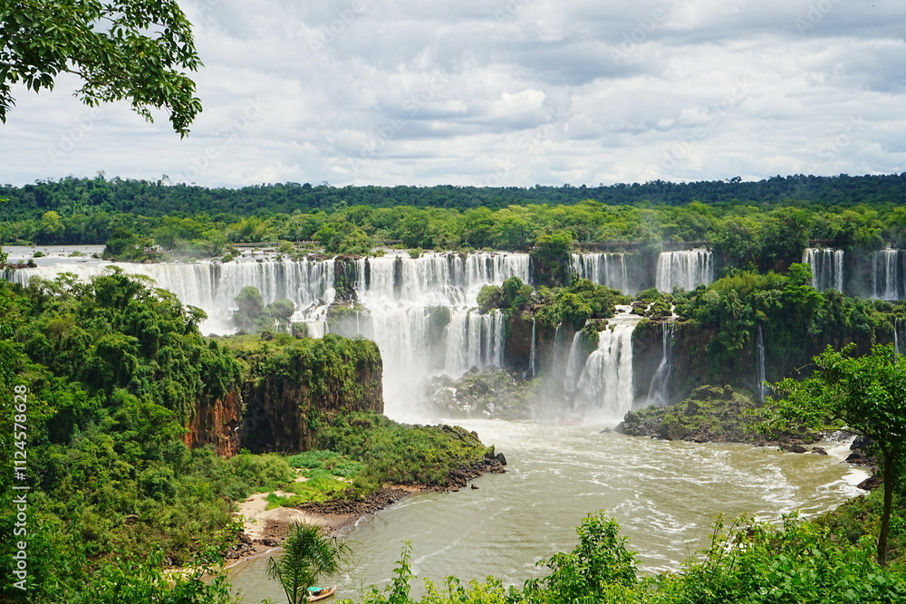 Iguazu Falls in Argentina and Brazil - ブラジル イグアスの滝