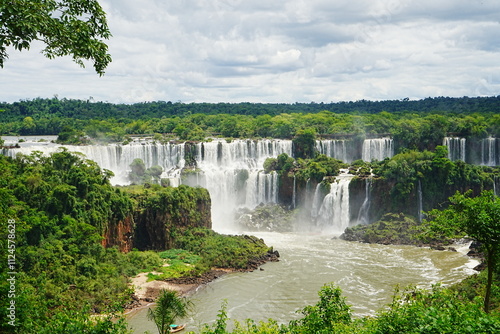 Obraz na płótnie Iguazu Falls in Argentina and Brazil - ブラジル イグアスの滝 w salonie