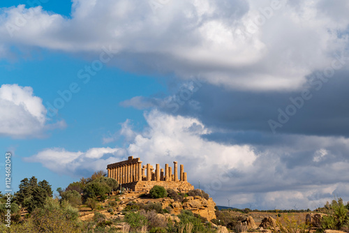 Fotografija Ancient Ruins of the Valley of the Temples in Sicily, Italy