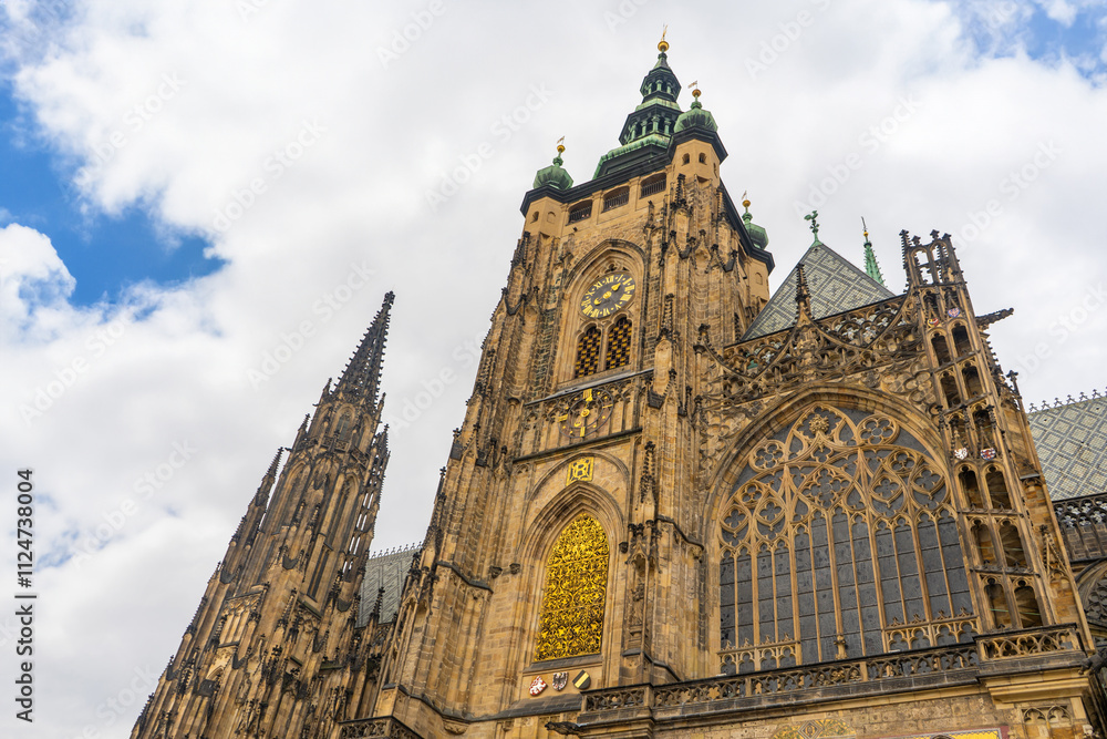 Fototapeta premium Cathedral of Saints Vitus, Wenceslaus and Adalbert in Prague