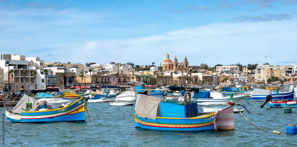 Bunte Boote im Hafen von Marsaxlokk Bunte Boote im Hafen von Marsaxlokk