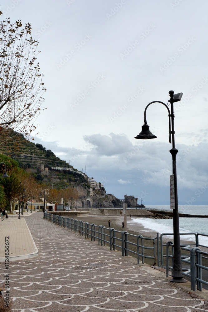 PAESAGGIO URBANO DI MAIORI,COSTIERA AMALFITANA,ITALIA,2 DICEMBRE 2024. PAESAGGIO URBANO DI MAIORI,COSTIERA AMALFITANA,ITALIA,2 DICEMBRE 2024.