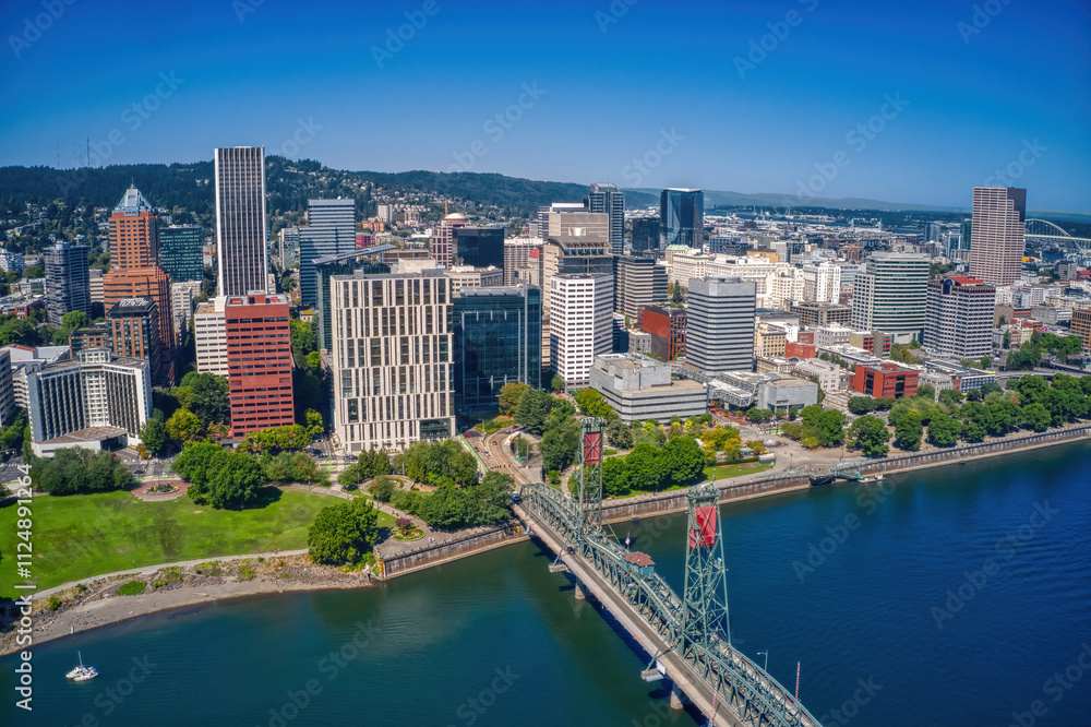Obraz premium Aerial View of Portland, Oregon during Autumn