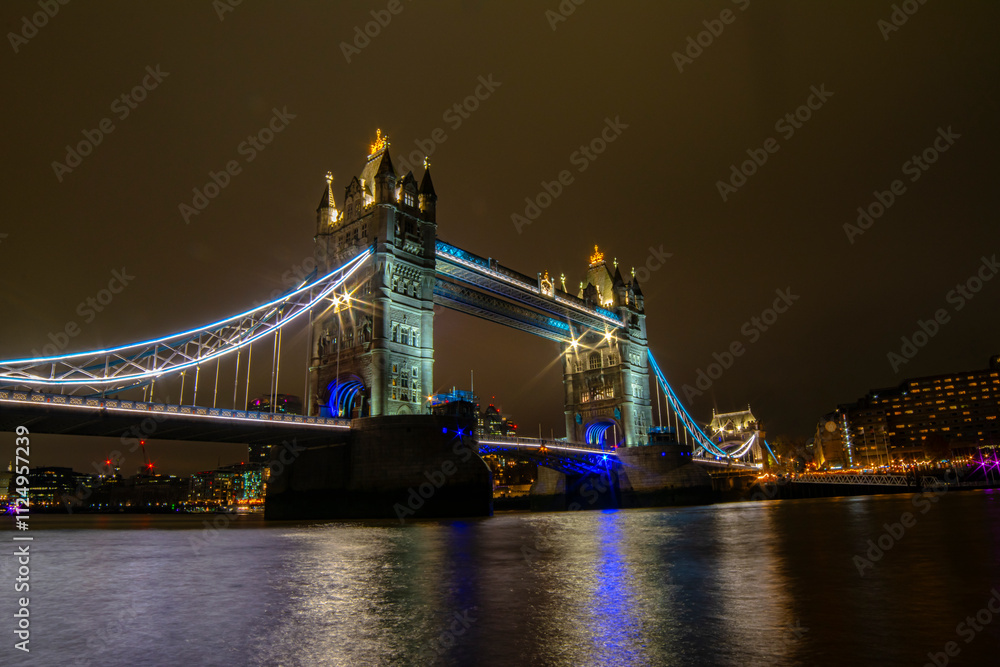 Obraz premium Towerbridge bei Nacht