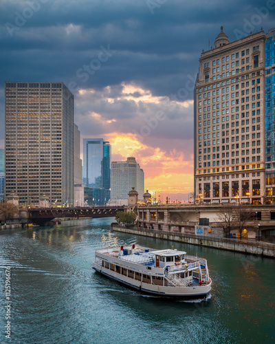 Obraz na płótnie Chicago City riverside view in USA w salonie