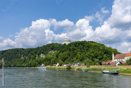 Wallpaper Mural Bootsfahrt auf der Donau Torontodigital.ca