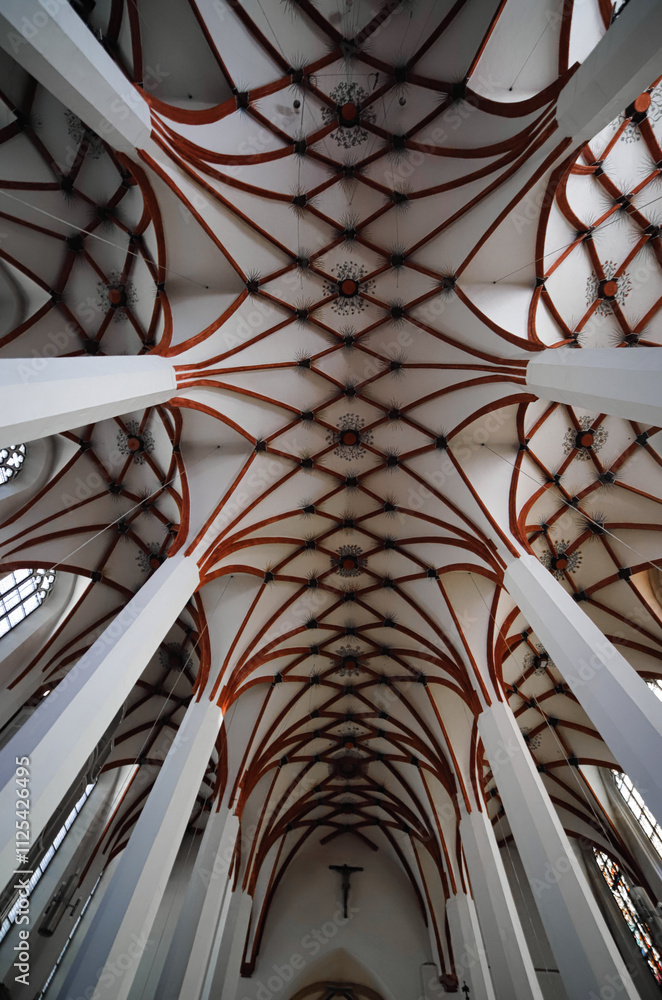 Leipzig, Bilck hinauf zur Kuppeldecke mit dem Netzrippengewölbe in der Thomaskirche Leipzig, Bilck hinauf zur Kuppeldecke mit dem Netzrippengewölbe in der Thomaskirche
