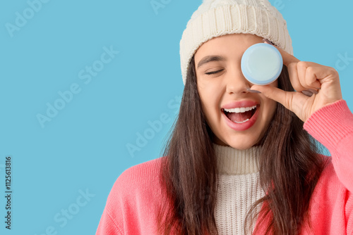 Young woman in winter cloth...
