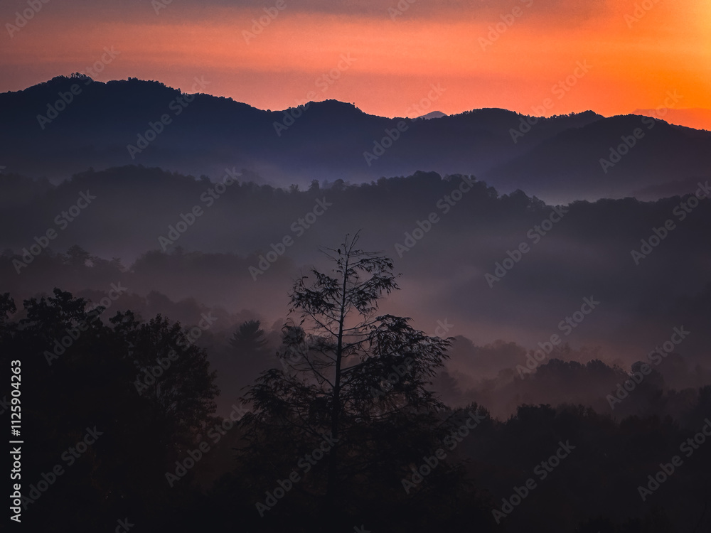 Sunrise over the Great Smoky Mountains in Tennessee. These Blue Ridge mountains are like no other! Sunrise over the Great Smoky Mountains in Tennessee. These Blue Ridge mountains are like no other!