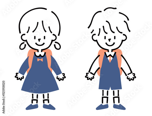 正面を向いて笑顔で立つ新一年生