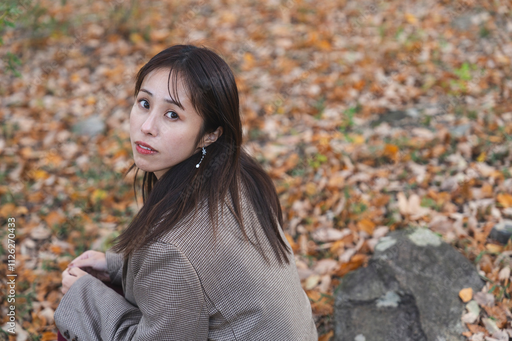 森林公園にいる女性