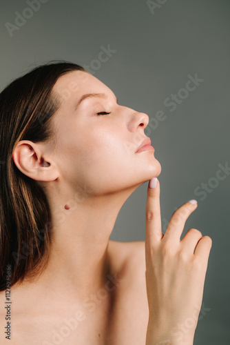 Quadro em tela Contouring of the chin and angular jaws