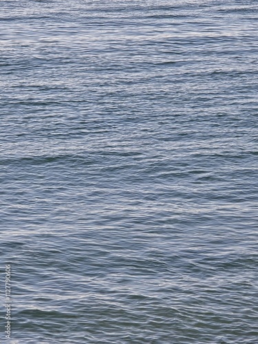 Agua en el mar azul