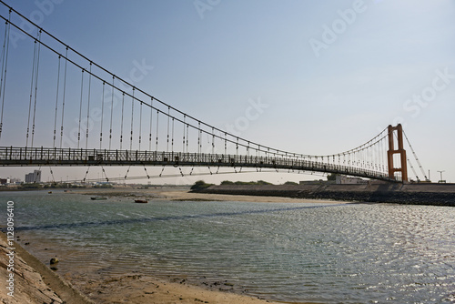 Obraz na płótnie Dwarka Bridge: A Gateway to Serenity w salonie