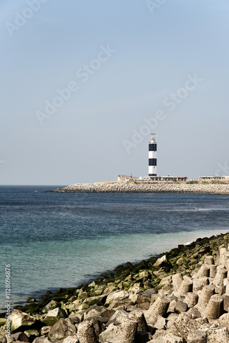 Obraz na płótnie The majestic Dwarka Lighthouse facing the Arabian Sea w salonie