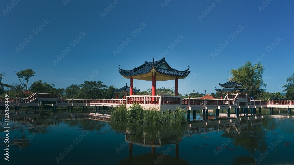 Obraz premium Pagoda Tradisional Tasik Melati Perlis