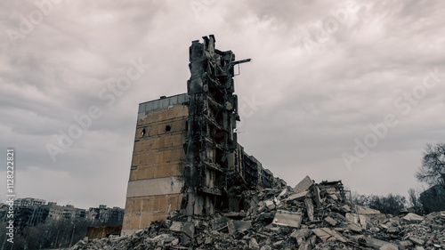 Fotografía destroyed and burned houses in the city in Ukraine
