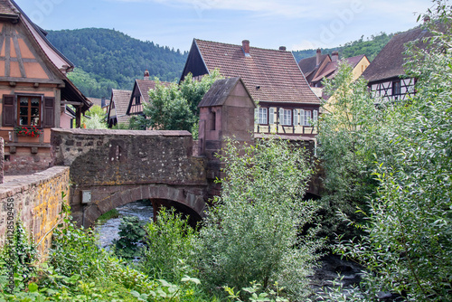 Pont fortifié sur  la Weiss à Kaysersberg construit en  1514 photo