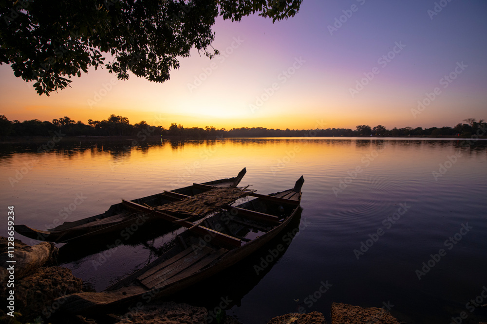 Fototapeta premium Boat at sunset