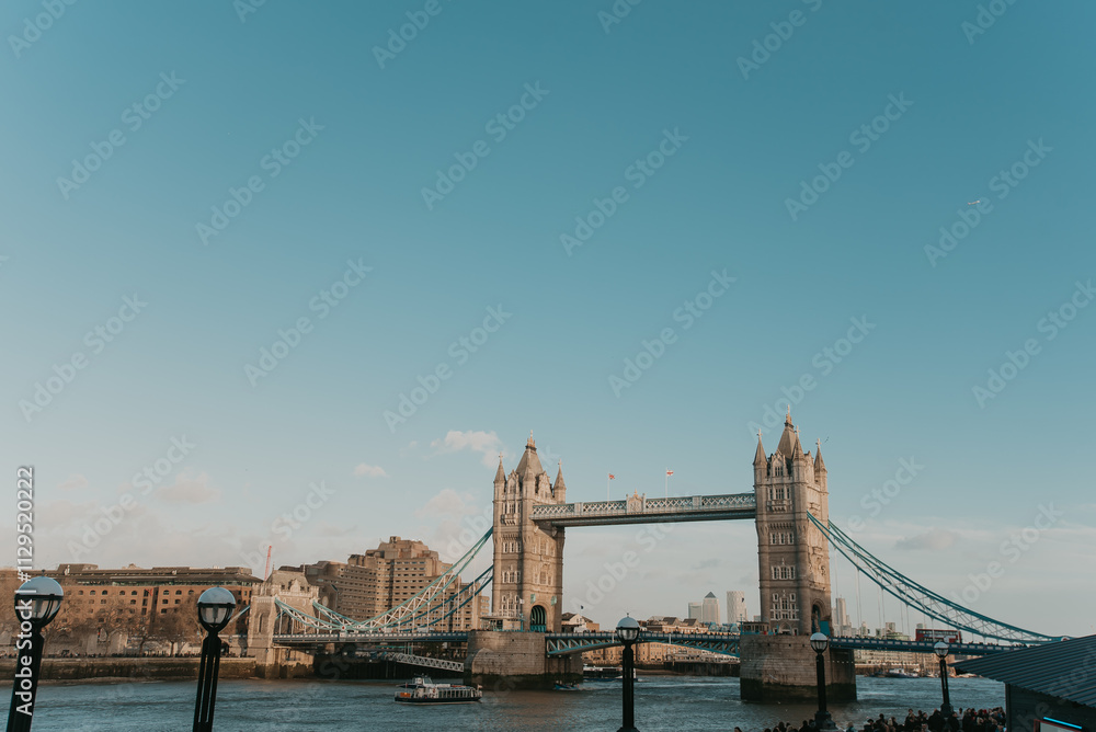 Obraz premium bridge over the river