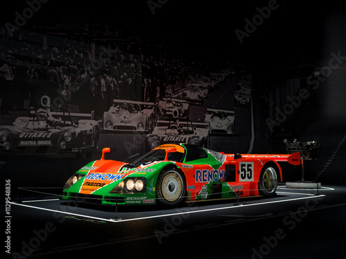 Tableau sur toile FUJI, JAPAN - 23 NOVEMBER 2024: ON DISLPAY AT THE FUJI SPEEDWAY MOTOR MUSEUM, VI
