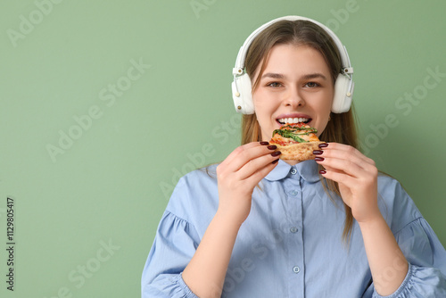 Teenage girl eating delicio...