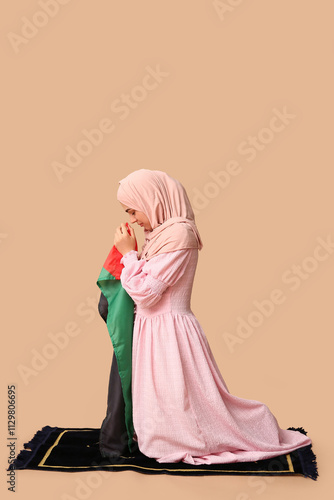 Beautiful young Muslim woma...
