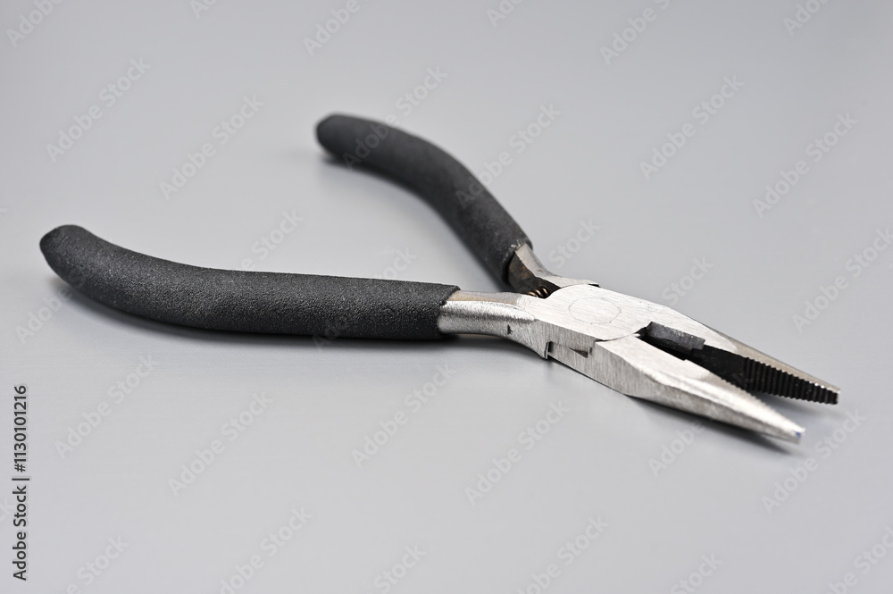 Obraz premium 黒い持ち手のペンチ03