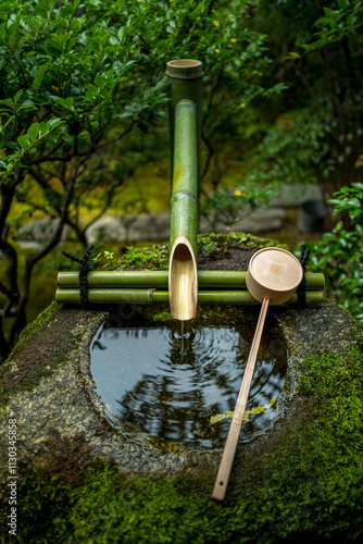 Obraz na płótnie A Chōzu-ya or Temizu-ya, a water purification fountain found in many Japanese Shrines, taken in Kyoto w salonie