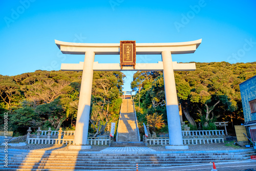 秋の大洗磯前神社　茨城県大洗町　Oarai Isosaki Shrine in autumn. Ibaraki Pref, Oarai Town. photo