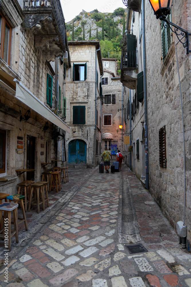 Obraz premium “Montenegro Kotor Old Town Streets – Historic Medieval City Atmosphere”