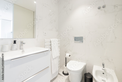 Bright and modern bathroom design