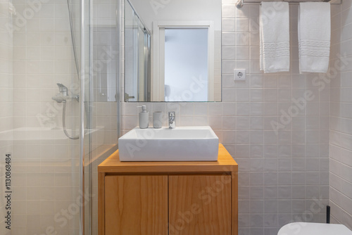 Bright and modern bathroom design