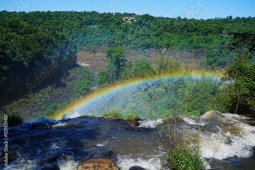 Obraz na płótnie Rainbow over Iguazu Falls in Argentina - アルゼンチン イグアスの滝 虹 w salonie