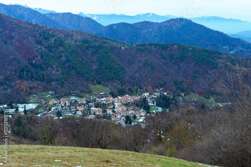 paesino lontano photo