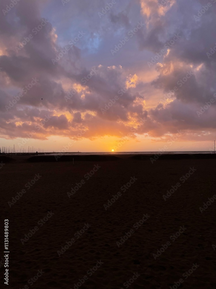 Obraz premium sunset on the beach