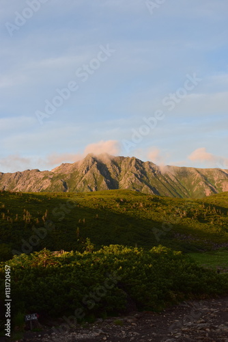 北アルプスの秘境雲ノ平の夕暮れ