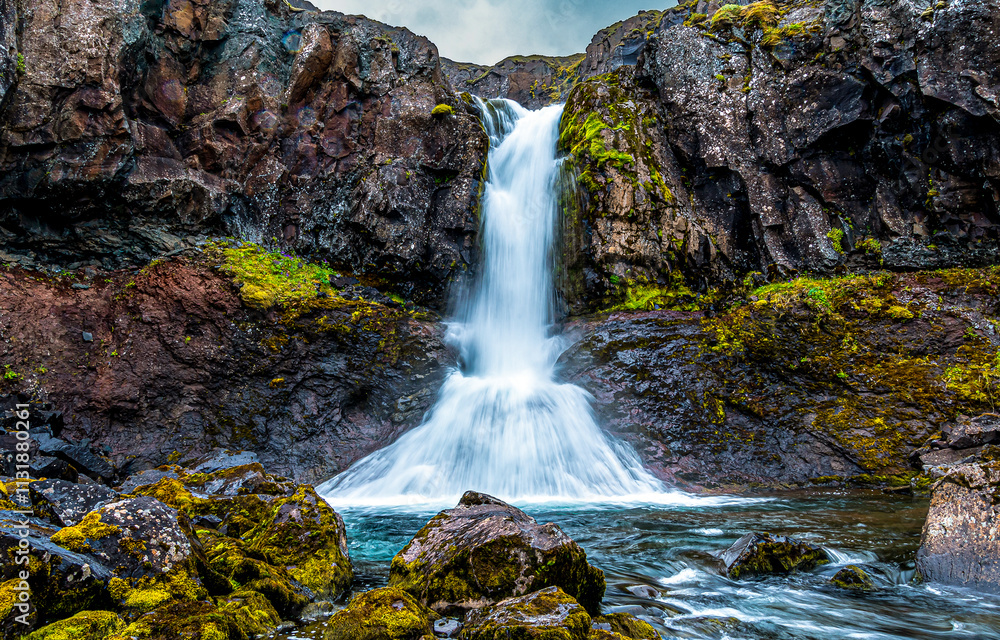 Obraz premium waterfall in the mountains