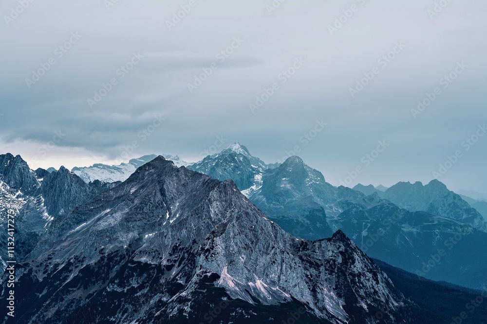 Obraz premium Panoramic view from Karwendel summit to the Tyrolean Alps.